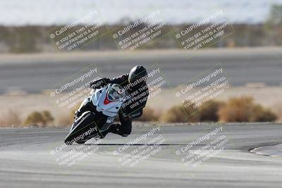 media/Nov-16-2025-Race Pace (Sun) [[8c5fa54630]]/Non Verified Riders (1st 20 Minutes)/1-Turn 14 (10am)/